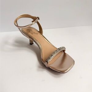 Jewel Badgley Mischka Charisma Sandal in Rose Gold. Brand New, Size 5.5